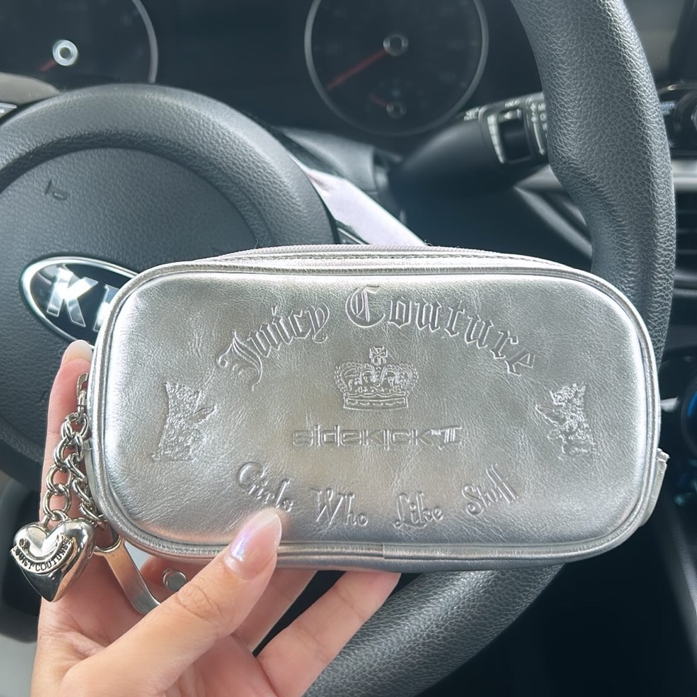 Super Rare Vintage Juicy Couture Pouch ❤️